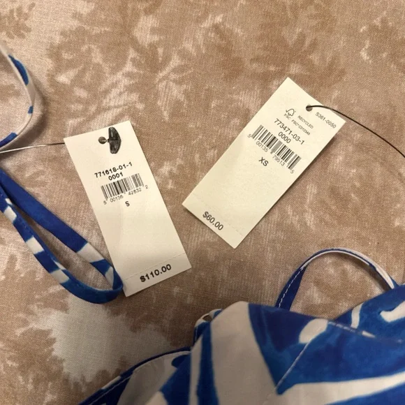 Banana Republic Blue & White Floral Two-Piece Set. - Picture 4 of 4